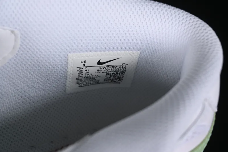 All categories Nk Air Force 1 Air Force series Nk Air Force 1 Mid Air Force mid-top Nk Air Force 1'07 Mid White and green hand-painted Hand-painted fracture Triple hook shadow Air Force 1 strap mid-top casual sneakers CW2289-111